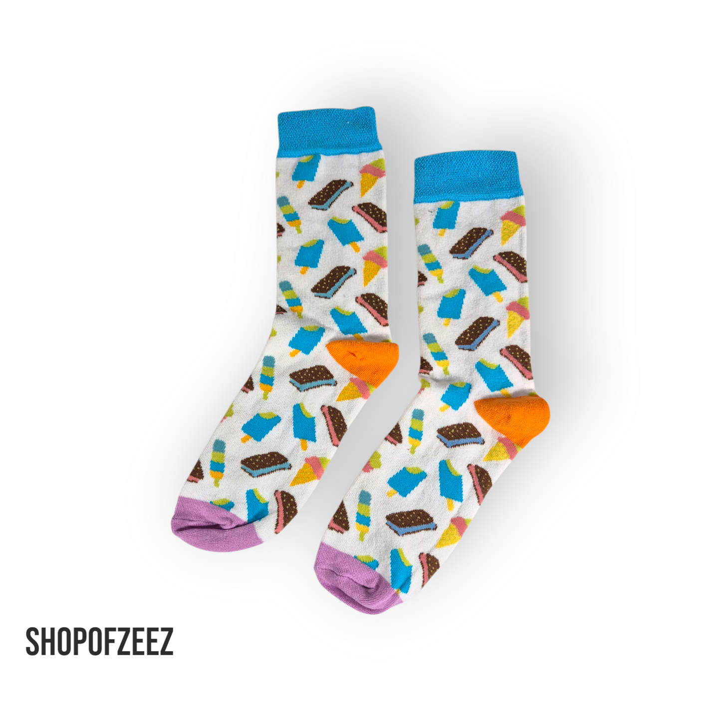 Socken mit Eiscreme-Motiven