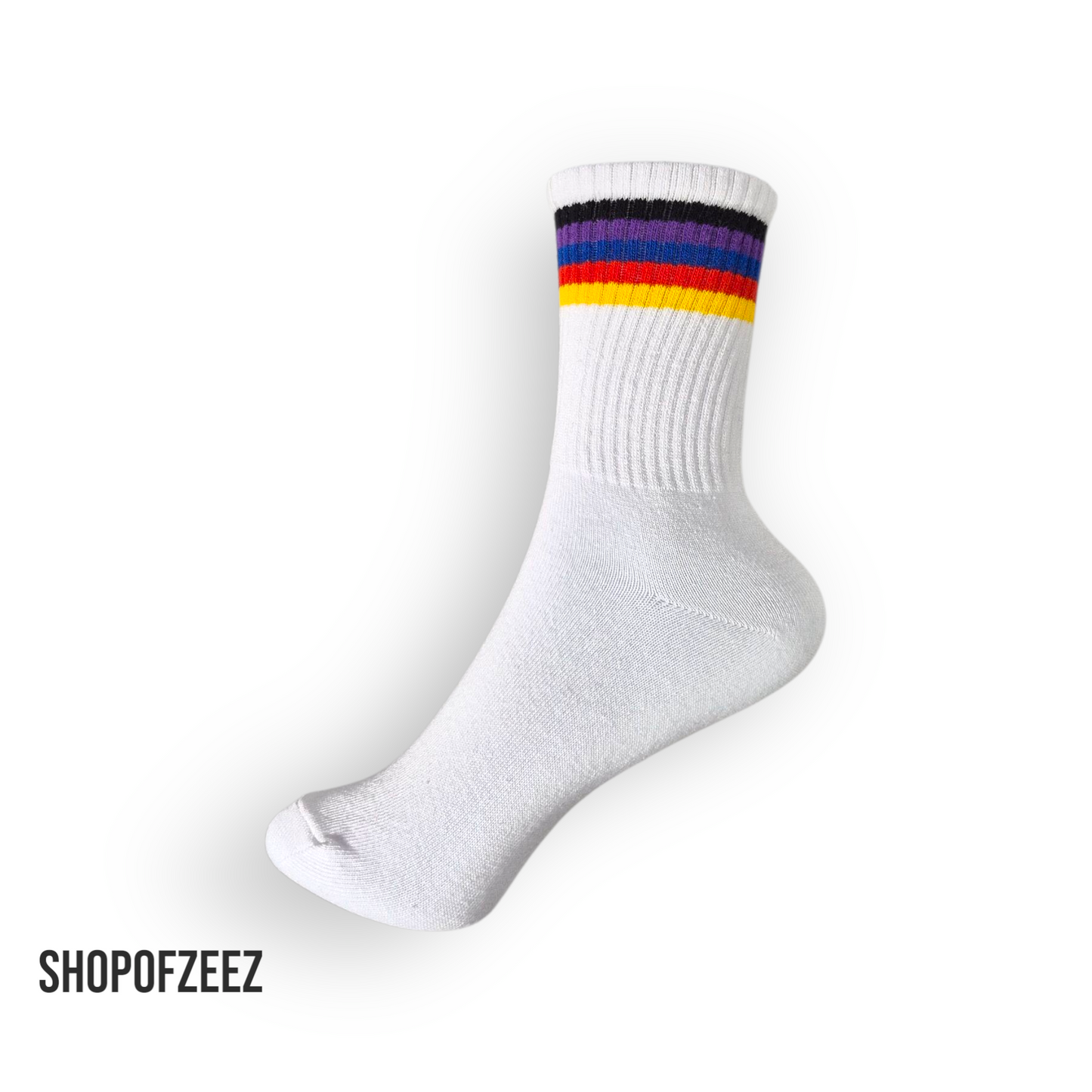 Weiß mit horizontalen Regenbogenstreifen am Bund