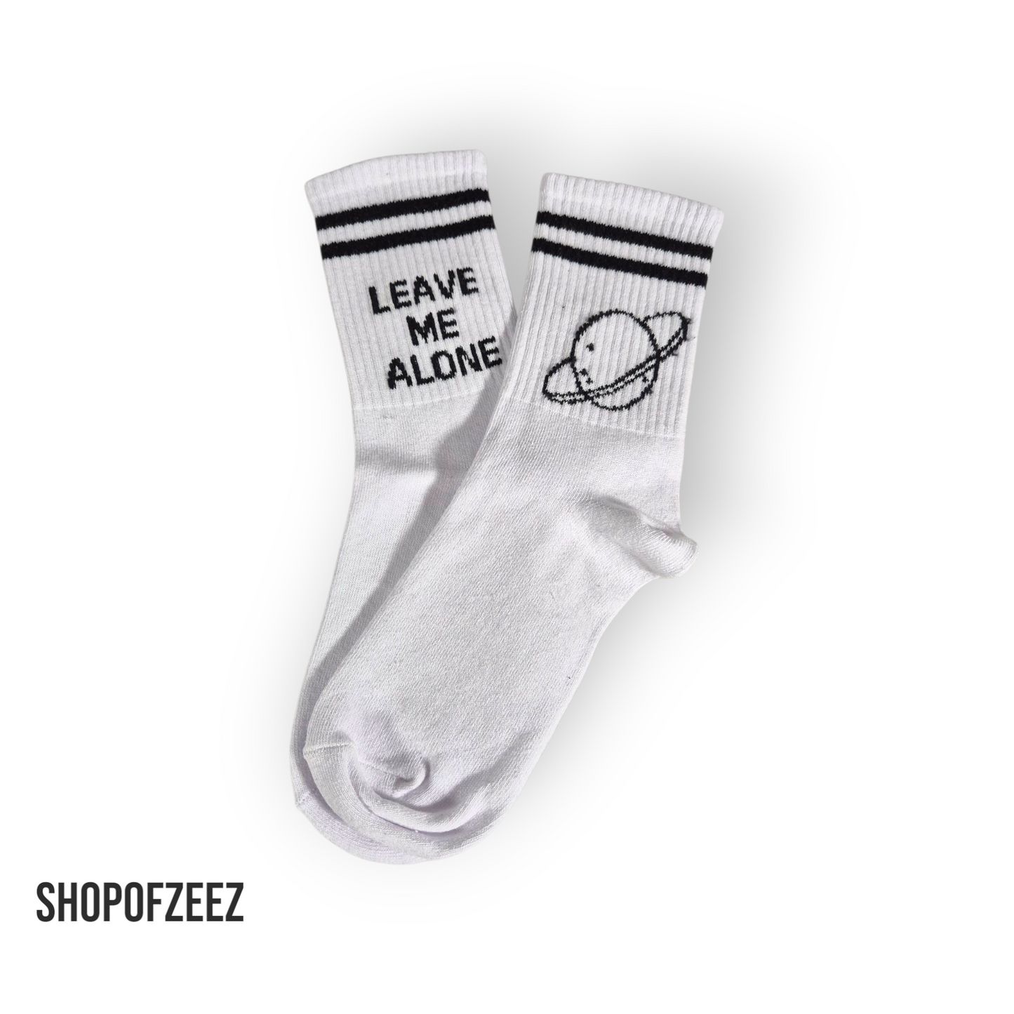 Planet Leave Me Alone Socken – Meditierender Space Look & Statement-Design