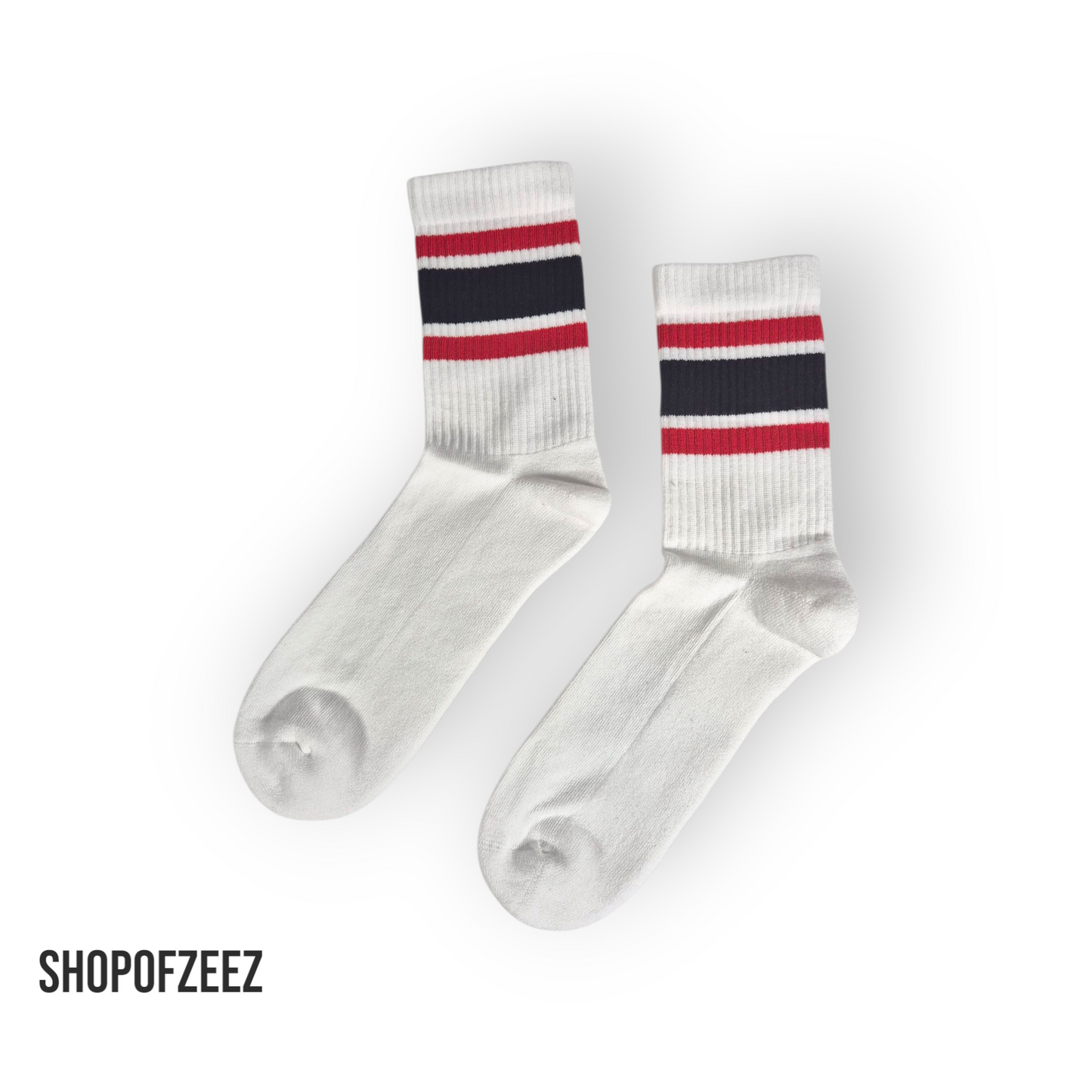 Marineblau und rot gestreifte Sportsocken