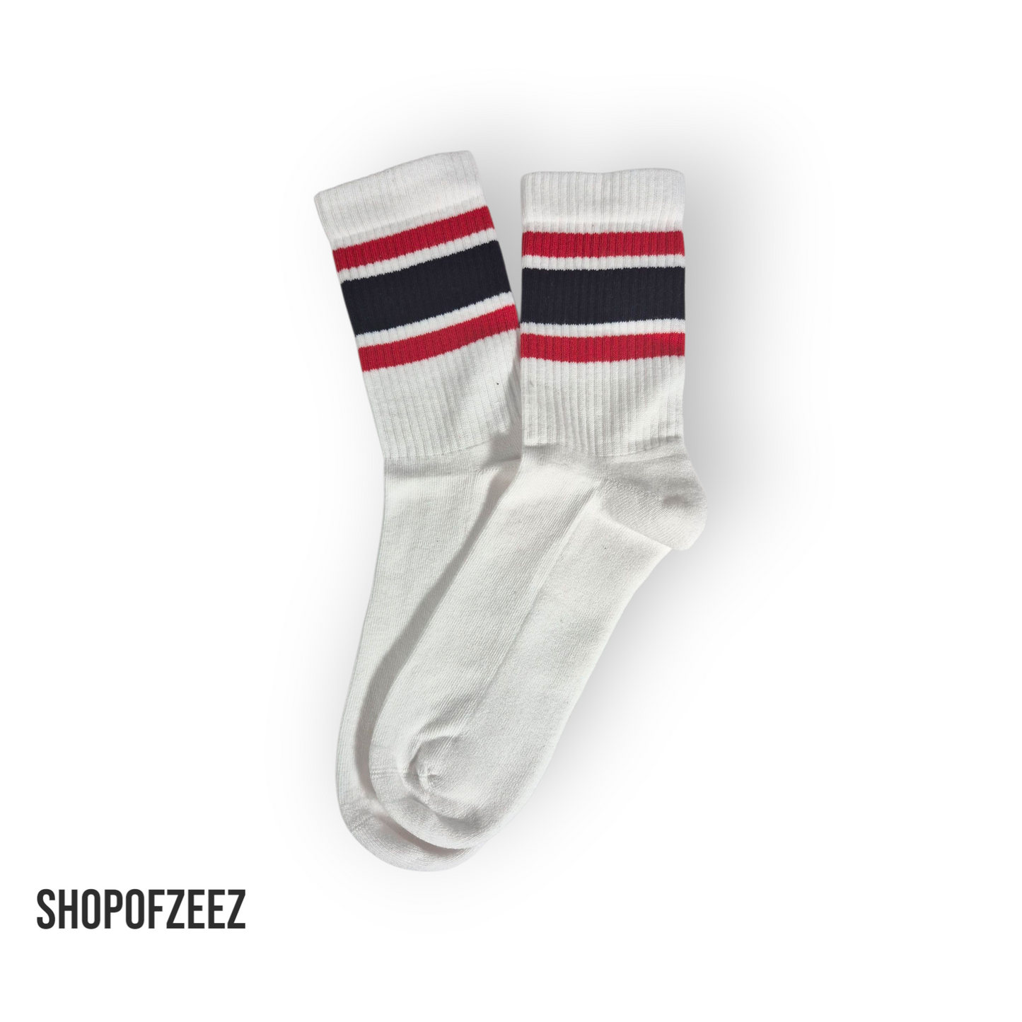 Marineblau und rot gestreifte Sportsocken