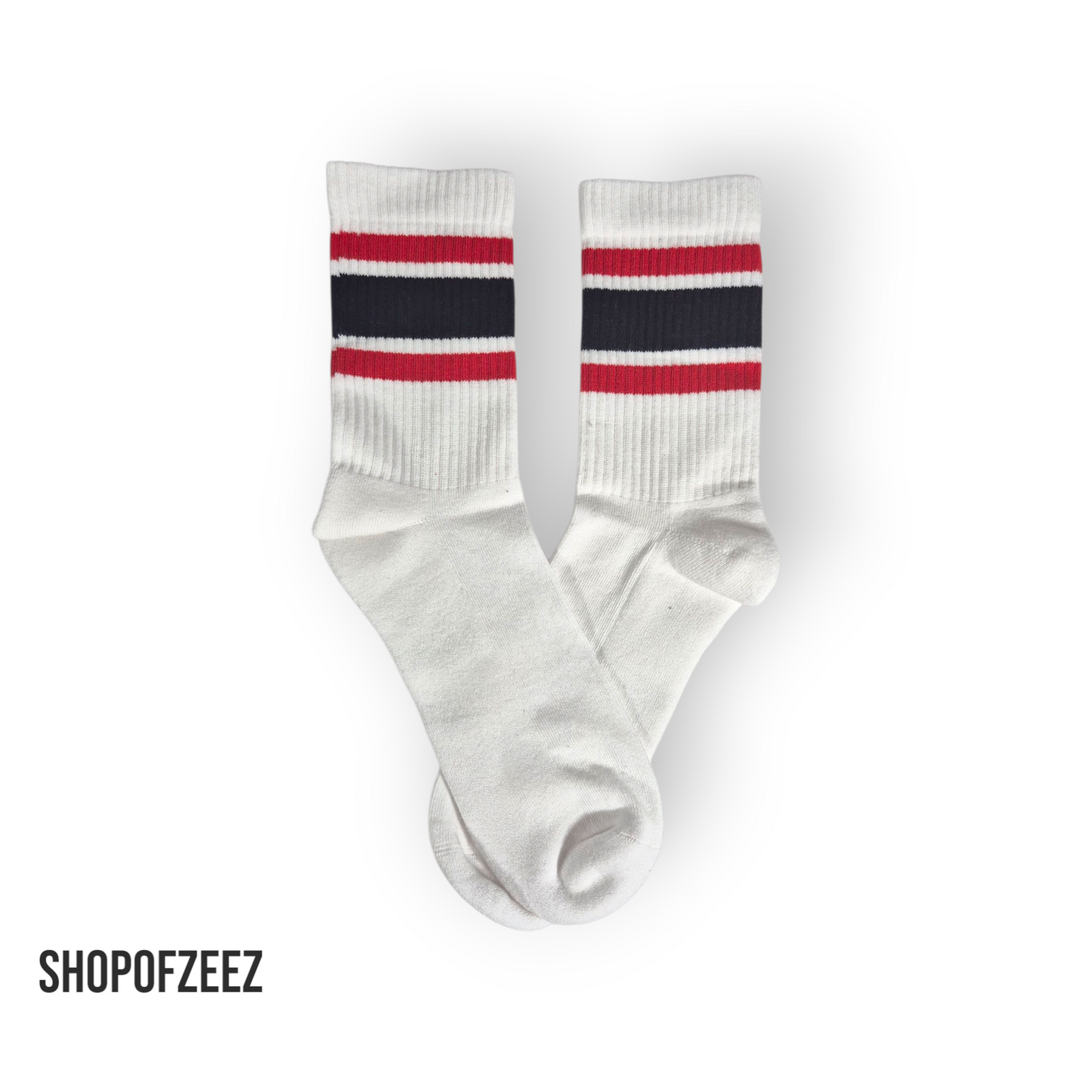 Marineblau und rot gestreifte Sportsocken