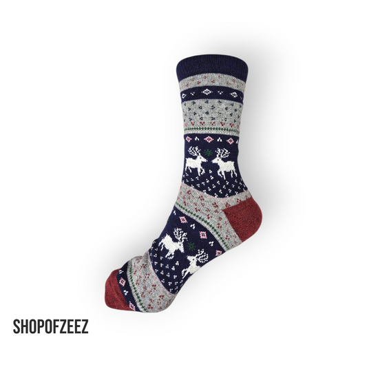 grau-marineblau-burgunderrote Weihnachtssocken mit Rentier