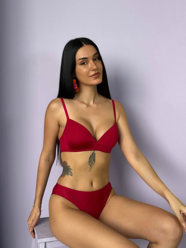 Nahtloses Mikrofaser BH & Slip Set – Kirschrotfarbe – Bügellos & Ungepolstert