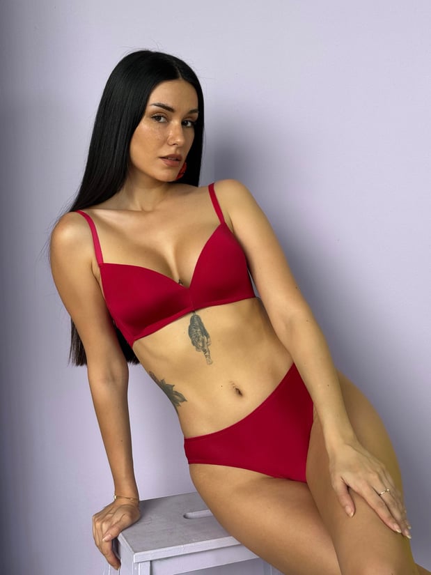 Nahtloses Mikrofaser BH & Slip Set – Kirschrotfarbe – Bügellos & Ungepolstert