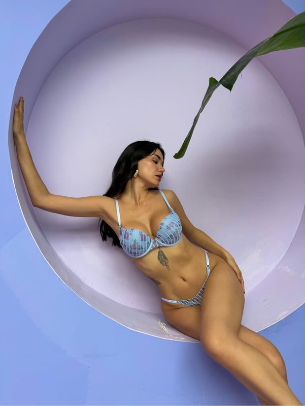 Glitzer Blumen Dessous Set – Halbgepolsterter Bügel-BH + Verstellbarer Slip – Hellblau